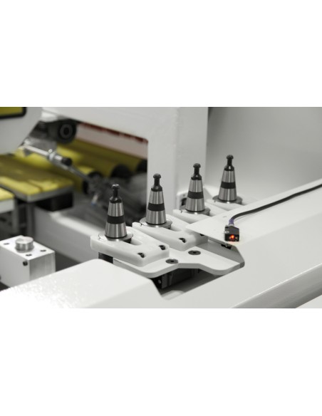 OMAKSAN CNC gręžimo centras HOLEMASTER 4000 D LINE